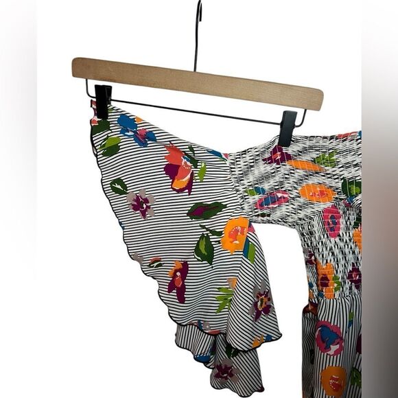 Nicole Miller New York Off-Shoulder Smocked Floral dress - Size 8 - Picture 3 of 7